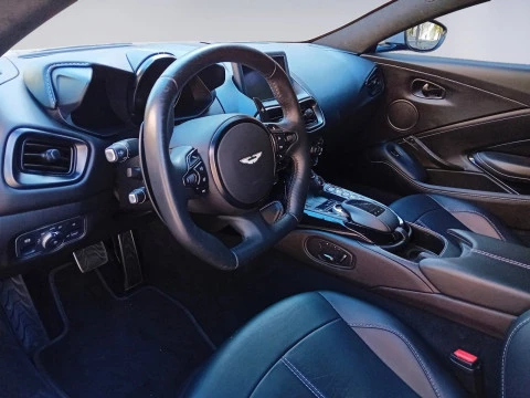 Aston Martin Vantage 4.0 V8