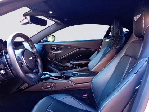 Aston Martin Vantage 4.0 V8