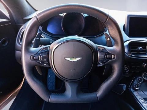 Aston Martin Vantage 4.0 V8