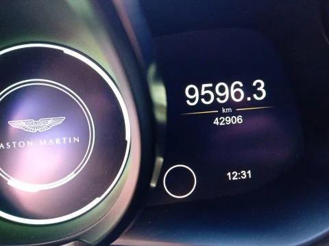 Aston Martin Vantage 4.0 V8