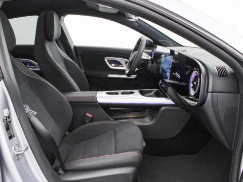 Mercedes-Benz CLA 1.5 CLA 180 MHEV DCT 136 4P