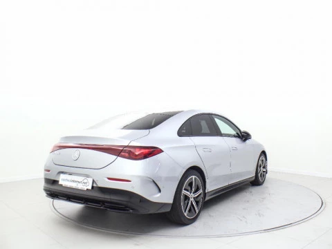 Mercedes-Benz CLA 1.5 CLA 180 MHEV DCT 136 4P