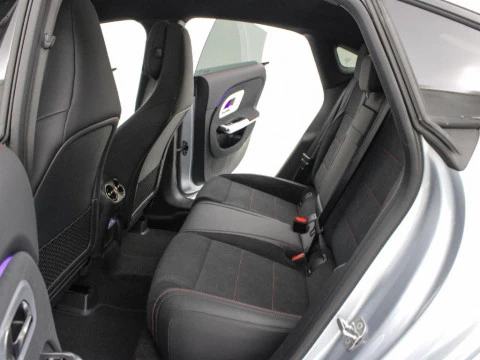 Mercedes-Benz CLA 1.5 CLA 180 MHEV DCT 136 4P