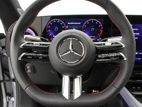 Mercedes-Benz CLA 1.5 CLA 180 MHEV DCT 136 4P