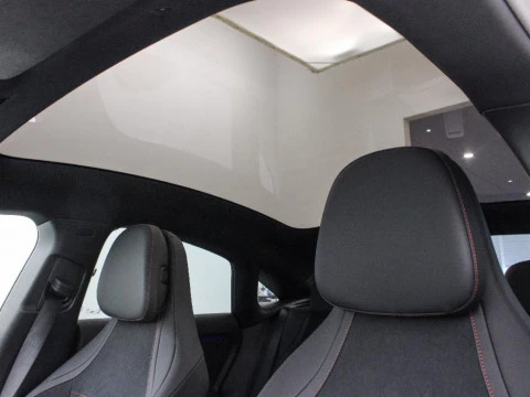 Mercedes-Benz CLA 1.5 CLA 180 MHEV DCT 136 4P