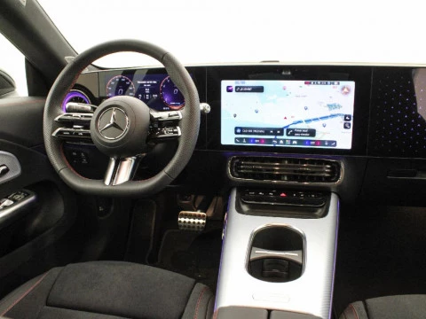 Mercedes-Benz CLA 1.5 CLA 180 MHEV DCT 136 4P