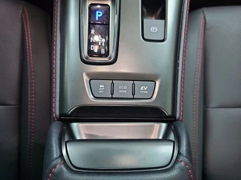 Lexus LBX 1.5 136cv HEV Elegant+ Black