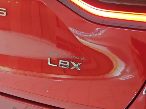 Lexus LBX 1.5 136cv HEV Elegant+ Black