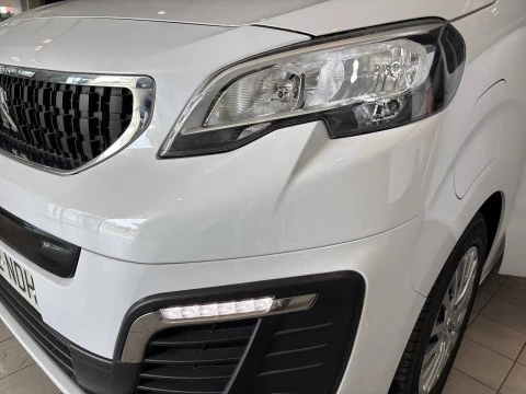 Peugeot e-Traveller Business Elect 100kW Bat 50 kWh Standard