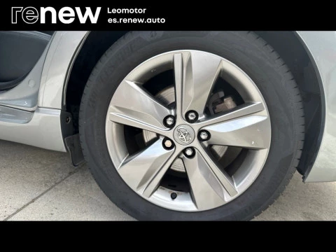 Toyota Avensis   140 Advance