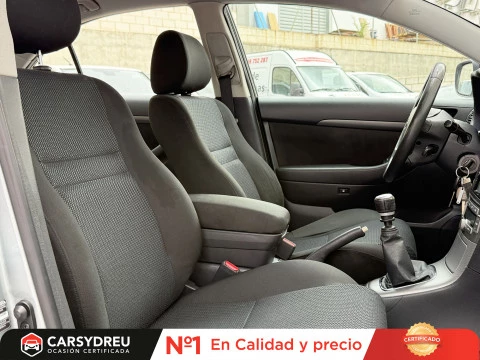 Toyota Avensis 2.0 D-4D Advance