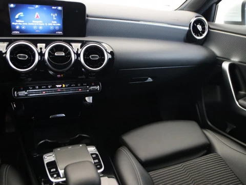 Mercedes-Benz A-CLASS CLASE A 180 D DCT 5P