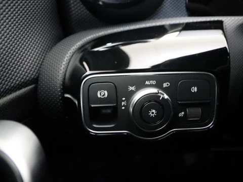 Mercedes-Benz A-CLASS CLASE A 180 D DCT 5P