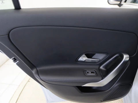 Mercedes-Benz A-CLASS CLASE A 180 D DCT 5P