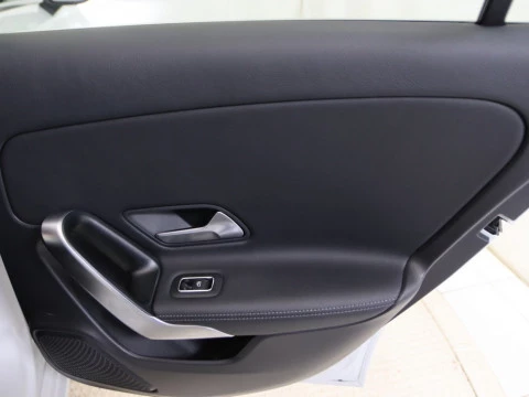 Mercedes-Benz A-CLASS CLASE A 180 D DCT 5P