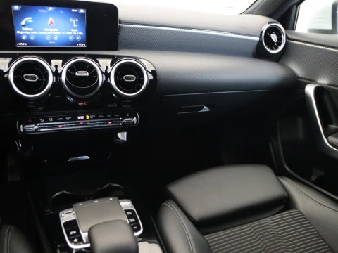 Mercedes-Benz A-CLASS CLASE A 180 D DCT 5P