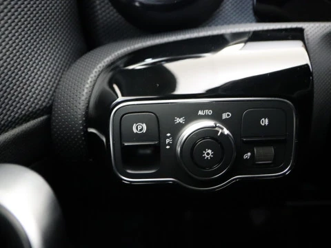 Mercedes-Benz A-CLASS CLASE A 180 D DCT 5P