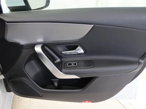 Mercedes-Benz A-CLASS CLASE A 180 D DCT 5P