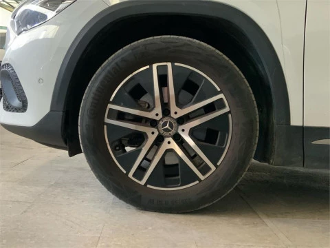 Mercedes-Benz GLA 200 D 4MATIC