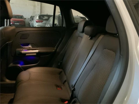 Mercedes-Benz GLA 200 D 4MATIC