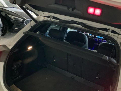 Mercedes-Benz GLA 200 D 4MATIC