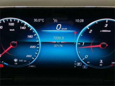 Mercedes-Benz GLA 200 D 4MATIC