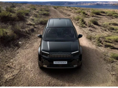 Jeep Avenger 1.2 eHybrid 81kW (110CV) Black Edition Jeep Avenger 1.2 eHybrid 81kW (110CV) Black Edition