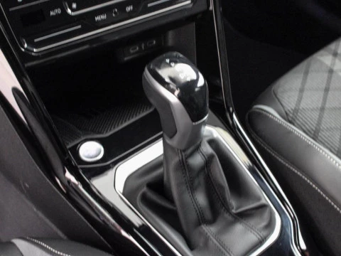 Volkswagen T-Roc 1.5 TSI DSG R-LINE 150CV 5P