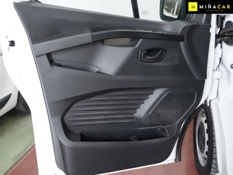 Renault Trafic Furgon L1H1 Blue dCi 81 kW (110 CV)