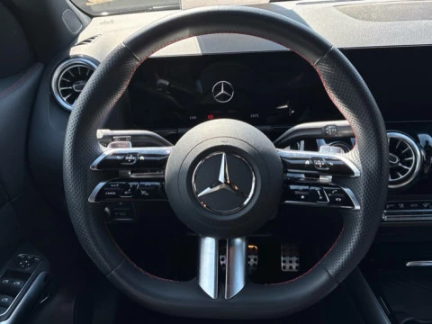 Mercedes-Benz GLA  250 e