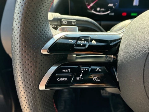 Mercedes-Benz GLA  250 e