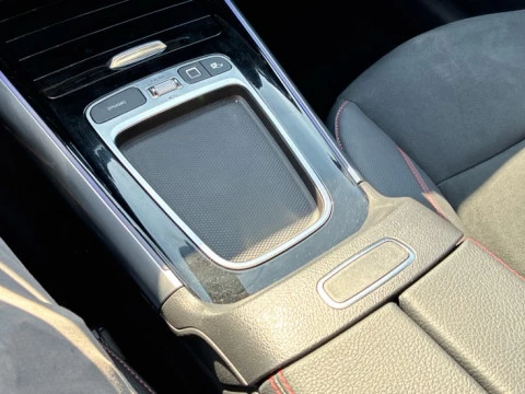 Mercedes-Benz GLA  250 e