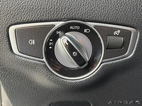 Mercedes-Benz Clase E 300 180 kW (245 CV)