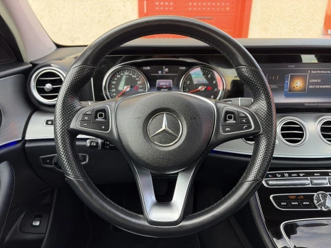 Mercedes-Benz Clase E 300 180 kW (245 CV)
