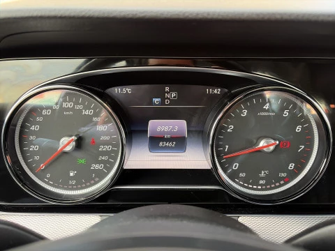 Mercedes-Benz Clase E 300 180 kW (245 CV)
