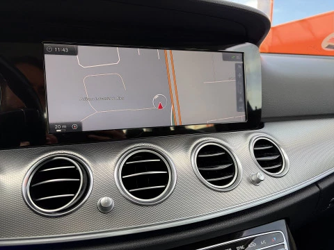 Mercedes-Benz Clase E 300 180 kW (245 CV)