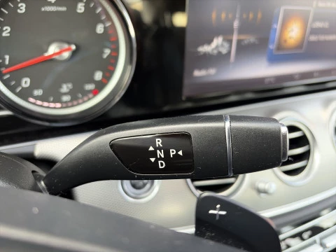 Mercedes-Benz Clase E 300 180 kW (245 CV)