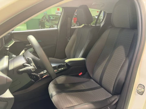 Peugeot 208 PureTech 100 Allure Pack EAT8 75 kW (100 CV)
