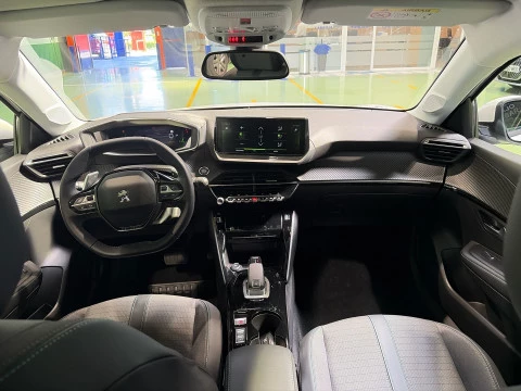 Peugeot 208 PureTech 100 Allure Pack EAT8 75 kW (100 CV)