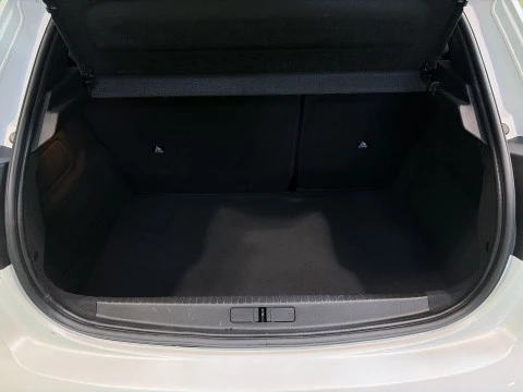 Peugeot 208 PureTech 100 Allure Pack EAT8 75 kW (100 CV)