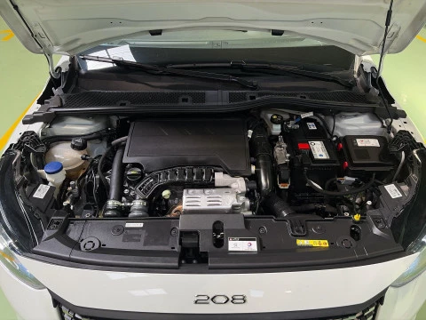 Peugeot 208 PureTech 100 Allure Pack EAT8 75 kW (100 CV)