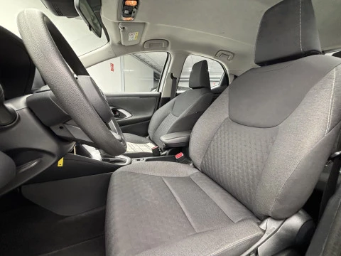 Toyota Yaris 1.5 120H Business Plus