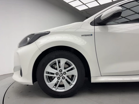 Toyota Yaris 1.5 120H Business Plus