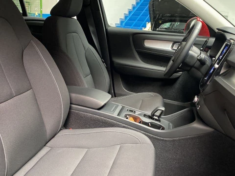 Volvo XC40 1.5 T2 MOMENTUM PRO AUTO 5P