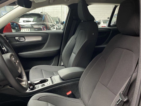 Volvo XC40 1.5 T2 MOMENTUM PRO AUTO 5P
