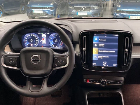 Volvo XC40 1.5 T2 MOMENTUM PRO AUTO 5P