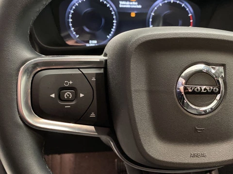 Volvo XC40 1.5 T2 MOMENTUM PRO AUTO 5P