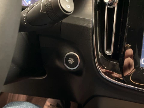 Volvo XC40 1.5 T2 MOMENTUM PRO AUTO 5P