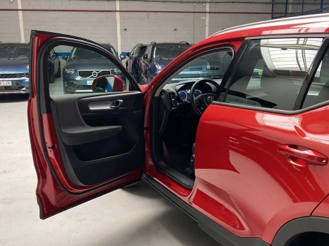 Volvo XC40 1.5 T2 MOMENTUM PRO AUTO 5P