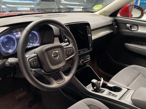 Volvo XC40 1.5 T2 MOMENTUM PRO AUTO 5P